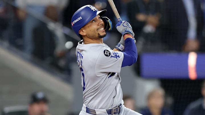 World Series - Los Angeles Dodgers v Toronto Blue Jays - Game Two World Series - Los Angeles Dodgers v Toronto Blue Jays - Game Two