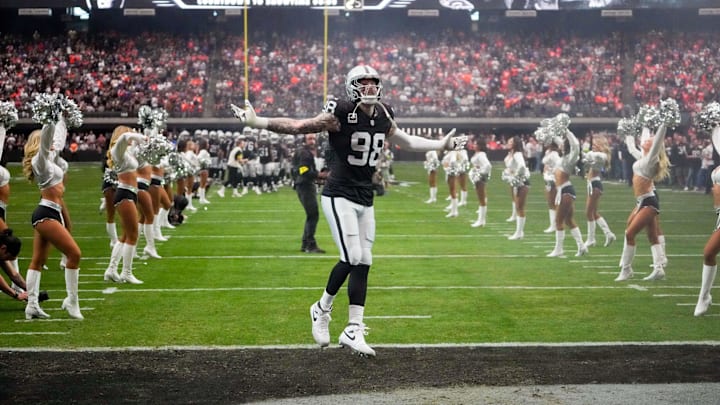 Dec 7, 2025; Paradise, Nevada, USA; Las Vegas Raiders defensive end Maxx Crosby (98) takes the field prior to a game against the Denver Broncos at Allegiant Stadium. Mandatory Credit: Kirby Lee-Imagn Images Dec 7, 2025; Paradise, Nevada, USA; Las Vegas Raiders defensive end Maxx Crosby (98) takes the field prior to a game against the Denver Broncos at Allegiant Stadium. Mandatory Credit: Kirby Lee-Imagn Images