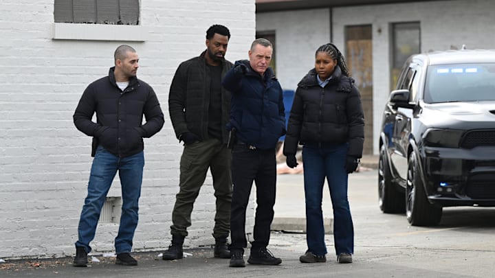 CHICAGO P.D. -- "Marie" Episode 12014 -- Pictured: (l-r) Benjamin Levy Aguilar as Dante Torres, LaRoyce Hawkins as Officer Kevin Atwater, Jason Beghe as Sgt. Hank Voight, Toya Turner as Kiana Cook -- (Photo by: Lori Allen/NBC)