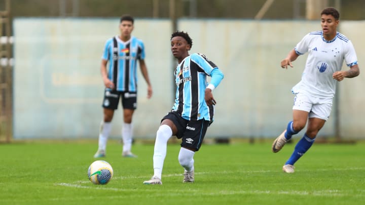 Gabriel Mec, do Grêmio, foi vendido ao Chelsea Gabriel Mec, do Grêmio, foi vendido ao Chelsea