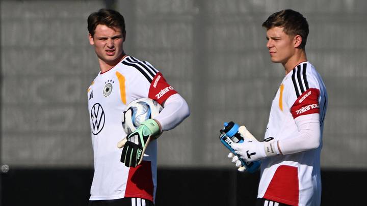 Jonas Urbig (l.) soll gegen Serbien wohl zu seinem Länderspieldebüt kommen, Finn Dahmen (r.) bliebe dann weiter nur die Bank Jonas Urbig (l.) soll gegen Serbien wohl zu seinem Länderspieldebüt kommen, Finn Dahmen (r.) bliebe dann weiter nur die Bank