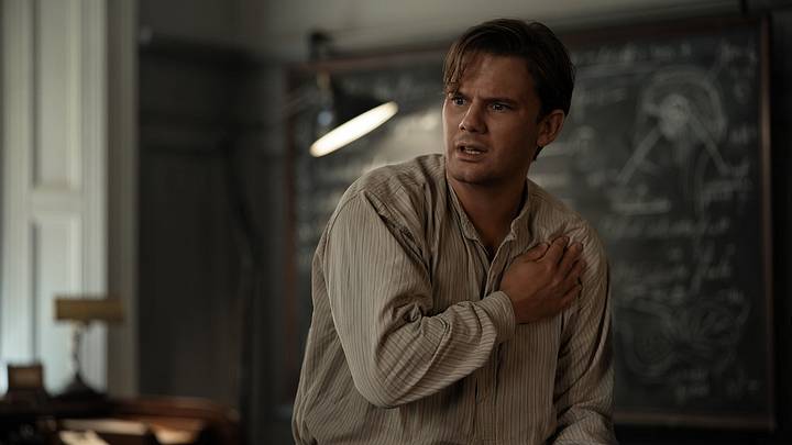 Jeremy Irvine (“Henry Beauchamp”) in Outlander: Blood of My Blood season 2. Image: Starz.