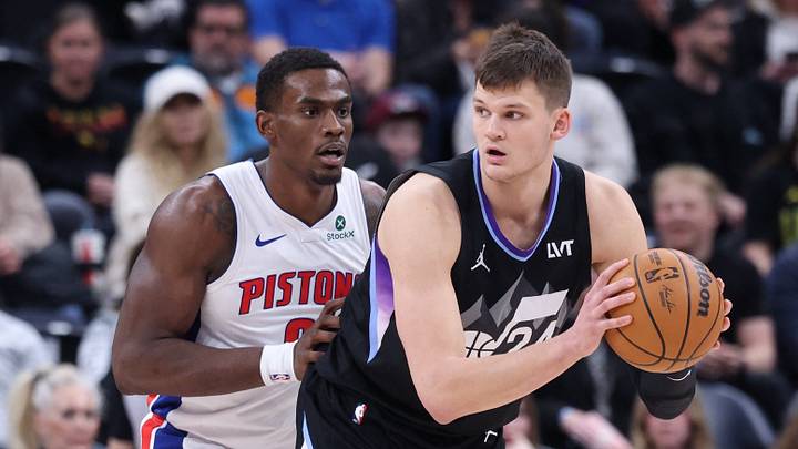 Mar 3, 2025; Salt Lake City, Utah, USA; Utah Jazz center Walker Kessler (24) posts up against Detroit Pistons center Jalen Duren (0) during the first half at Delta Center. Mandatory Credit: Rob Gray-Imagn Images Mar 3, 2025; Salt Lake City, Utah, USA; Utah Jazz center Walker Kessler (24) posts up against Detroit Pistons center Jalen Duren (0) during the first half at Delta Center. Mandatory Credit: Rob Gray-Imagn Images