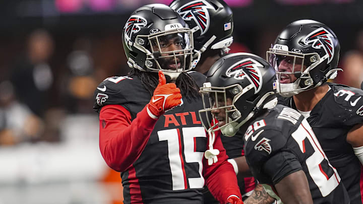 Matt Judon (15) very nearly became a Bears player last year in a trade and is one of those available still in free agency.