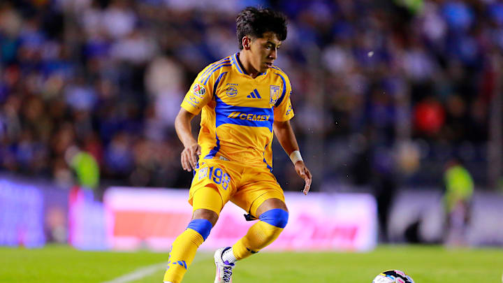 Cruz Azul v Tigres UANL - Torneo Apertura 2024 Liga MX