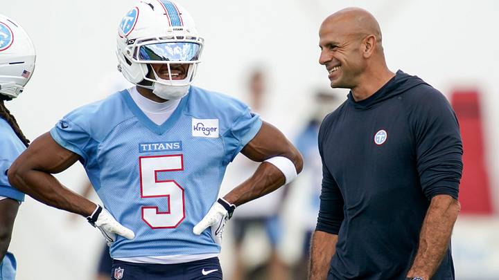Tennessee Titans Coach Robert Saleh speaks with wide receiver Elic Ayomanor (5) during OTAs at Vanderbilt Health Football Center in Nashville, Tenn., Thursday, June 11, 2026.