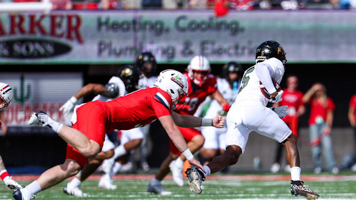 Oct 19, 2024; Tucson, Arizona, USA; Colorado Buffaloes wide receiver Jimmy Horn Jr. (5) runs the ball against the Arizona Wildcats during the second quarter at Arizona Stadium. Mandatory Credit: Aryanna Frank-Imagn Images Oct 19, 2024; Tucson, Arizona, USA; Colorado Buffaloes wide receiver Jimmy Horn Jr. (5) runs the ball against the Arizona Wildcats during the second quarter at Arizona Stadium. Mandatory Credit: Aryanna Frank-Imagn Images