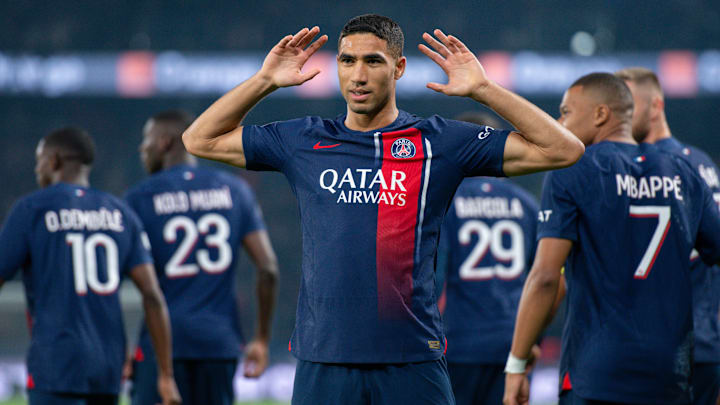 Le Paris Saint-Germain dompte l'Olympique de Marseille sur le score de 4 buts à 0. Le Paris Saint-Germain dompte l'Olympique de Marseille sur le score de 4 buts à 0.