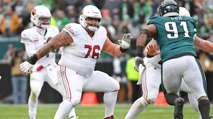Arizona Cardinals guard Will Hernandez blocks against Philadelphia Eagles defensive tackle Fletcher Cox 