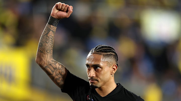 Brasileiro é titular absoluto no time de Hansi Flick