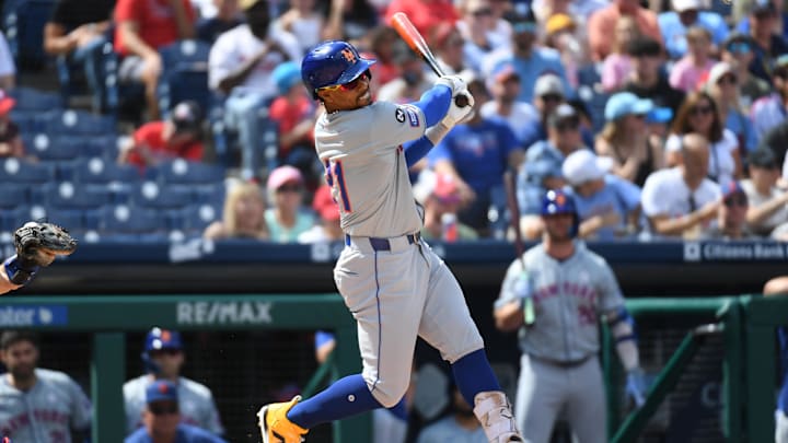 Sep 15, 2024; Philadelphia, Pennsylvania, USA; New York Mets shortstop Francisco Lindor (21) takes a swing during the first inning against the Philadelphia Phillies at Citizens Bank Park. He would leave the game with an injury. Mandatory Credit: Eric Hartline-Imagn Images Sep 15, 2024; Philadelphia, Pennsylvania, USA; New York Mets shortstop Francisco Lindor (21) takes a swing during the first inning against the Philadelphia Phillies at Citizens Bank Park. He would leave the game with an injury. Mandatory Credit: Eric Hartline-Imagn Images