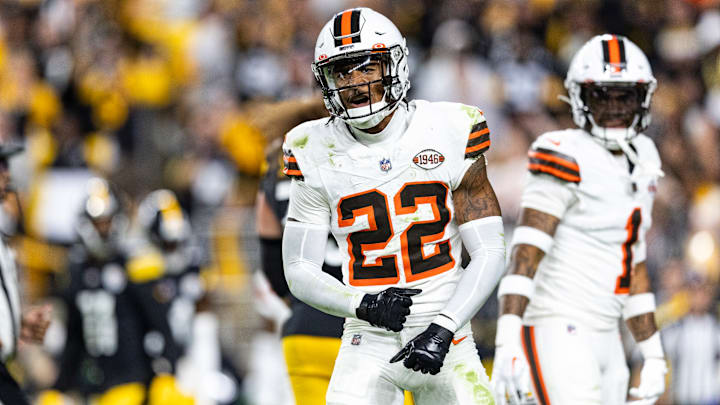 Cleveland Browns v Pittsburgh Steelers