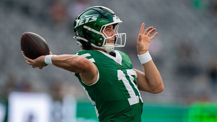 New York Jets quarterback Cade Klubnik (10) New York Jets quarterback Cade Klubnik (10)