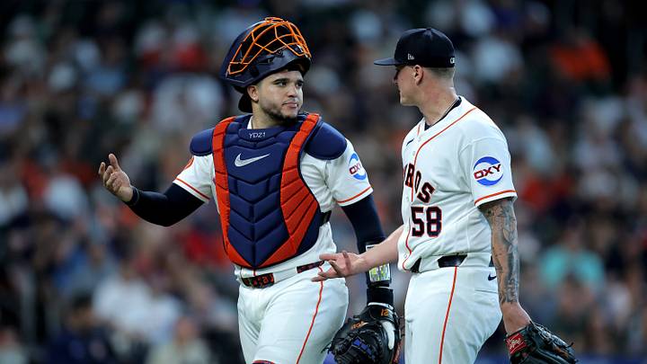  Houston Astros catcher Yainer Diaz (21, left) and pitcher Hunter Brown (58) Credit: Erik Williams-Imagn Images