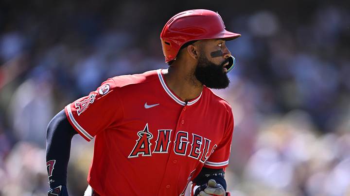 Los Angeles Angels right fielder Jo Adell (7) watches Los Angeles Angels right fielder Jo Adell (7) watches
