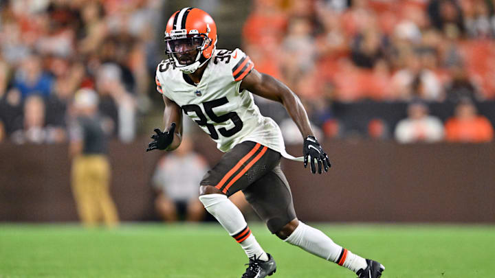 Steelers, Lavert Hill