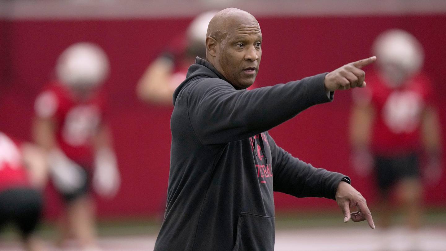 Badgers Secondary Coach Paul Haynes Heaps Praise on Young CB: 'One of the best I've been around'
