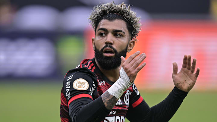 Gabriel Barbosa abriu o placar contra o América, mas perdeu chances claras, dentre elas um pênalti Gabriel Barbosa abriu o placar contra o América, mas perdeu chances claras, dentre elas um pênalti