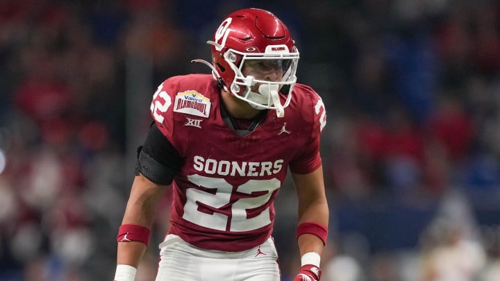Oklahoma defensive back Peyton Bowen