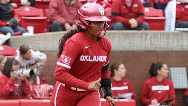 Oklahoma first baseman Cydney Sanders
