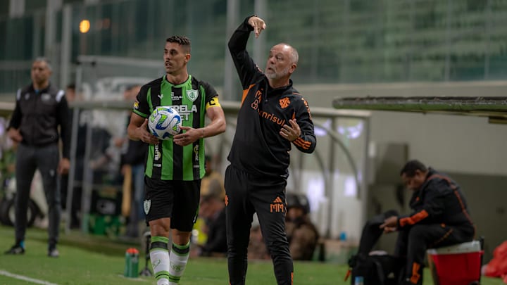 Mano Menezes dificilmente seguirá no cargo de treinador do Inter