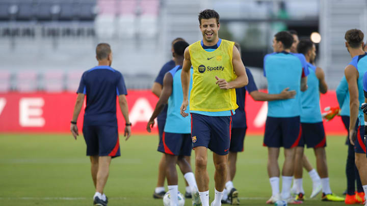 Jul 18, 2022; Fort Lauderdale, FL, USA; FC Barcelona defender Gerard Piqu   (3) controls the ball during an open training session before a friendly match against Inter Miami CF at DRV PNK Stadium. 