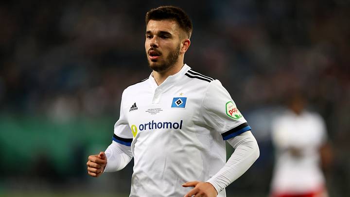 Kehrt nach fast vier Jahren Zwangspause in wenigen Tagen ins Mannschaftstraining zurück: HSV-Verteidiger Mario Vuskovic