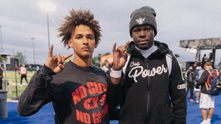 Texas 5-star QB commit Dia Bell poses with 5-star offensive tackle Felix Ojo