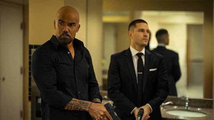 Shemar Moore (“Daniel ‘Hondo’ Harrelson"), Ronen Rubinstein (“Jude Callan”) in SWAT Exiles
