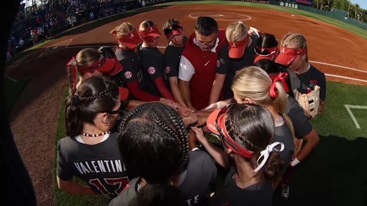 The University of Alabama softball team huddles before the game against Florida at Katie Seashole Pressly Softball Stadium in Gainesville, FL on Friday, Apr 18, 2025. The University of Alabama softball team huddles before the game against Florida at Katie Seashole Pressly Softball Stadium in Gainesville, FL on Friday, Apr 18, 2025.
