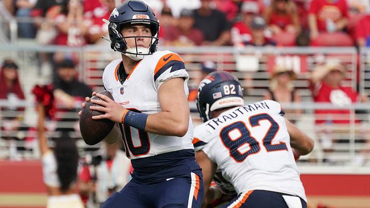 Oct 4, 2026; Santa Clara, California, USA; Denver Broncos quarterback Bo Nix (10) looks downfield against the San Francisco 49ers during the second half at Levi's Stadium. Oct 4, 2026; Santa Clara, California, USA; Denver Broncos quarterback Bo Nix (10) looks downfield against the San Francisco 49ers during the second half at Levi's Stadium.