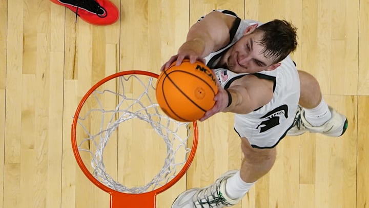 Michigan State's odds are set at +3000 to win March Madness.