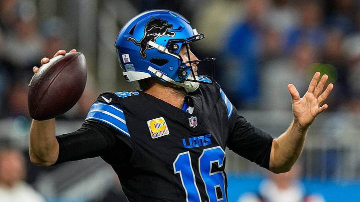 Detroit Lions quarterback Jared Goff (16) makes a pass against Green Bay Packers during the first half at Ford Field in Detroit on Sunday, Oct. 25, 2026. Detroit Lions quarterback Jared Goff (16) makes a pass against Green Bay Packers during the first half at Ford Field in Detroit on Sunday, Oct. 25, 2026.