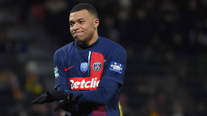 Le Paris Saint-Germain reçoit le Stade Brestois au Parc des Princes en huitième de finale de la Coupe de France. Le Paris Saint-Germain reçoit le Stade Brestois au Parc des Princes en huitième de finale de la Coupe de France.
