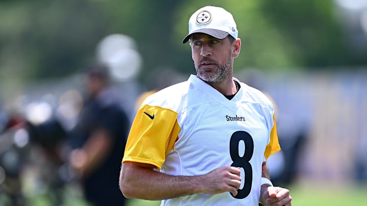 Pittsburgh Steelers quarterback Aaron Rodgers