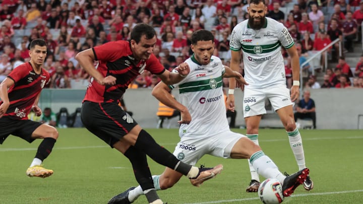 Atletiba terminou em pancadaria na Arena da Baixada