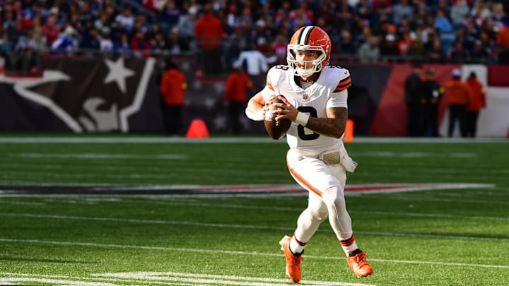 Oct 26, 2025; Foxborough, Massachusetts, USA; Cleveland Browns quarterback Dillon Gabriel (8) runs with the ball during the fourth quarter against the New England Patriots at Gillette Stadium. Mandatory Credit: Bob DeChiara-Imagn Images Oct 26, 2025; Foxborough, Massachusetts, USA; Cleveland Browns quarterback Dillon Gabriel (8) runs with the ball during the fourth quarter against the New England Patriots at Gillette Stadium. Mandatory Credit: Bob DeChiara-Imagn Images