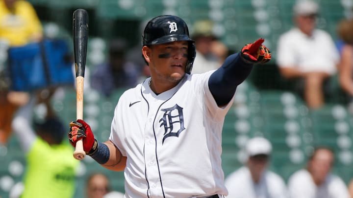 Miguel Cabrera puede dejar atrás a varios miembros más del Salón de la Fama