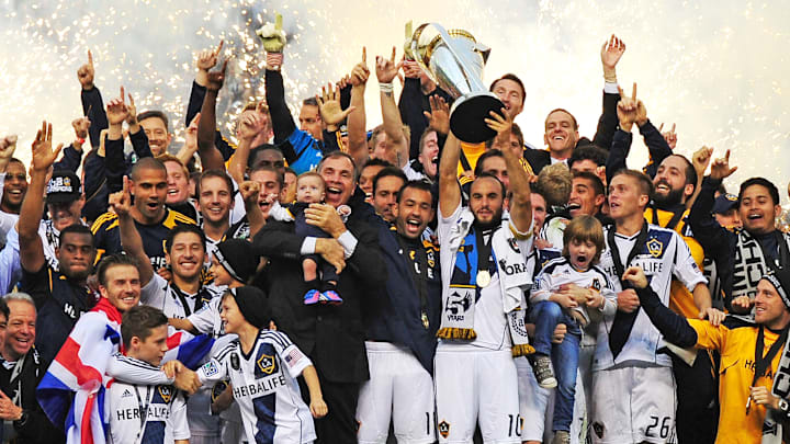 TOPSHOT-FBL-USA-MLS-GALAXY-DYNAMO-BECKHAM