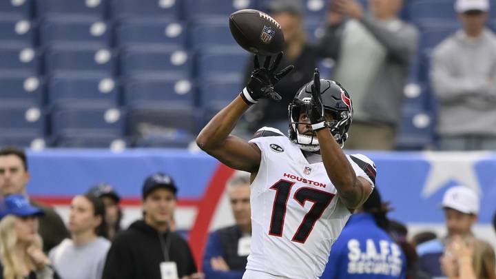 Houston Texans wide receiver Jared Wayne (17) warms up against the prior to the game against the Tennessee Titans at Nissan Stadium. Houston Texans wide receiver Jared Wayne (17) warms up against the prior to the game against the Tennessee Titans at Nissan Stadium.