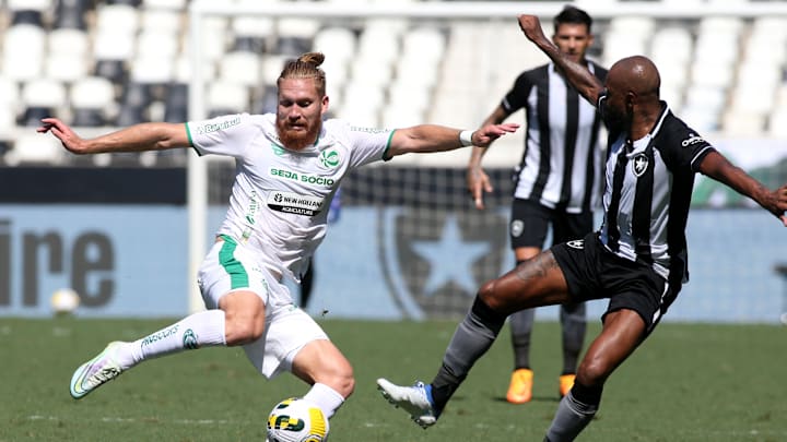 Isidro Pitta marcou no duelo entre Botafogo e Juventude no primeiro turno