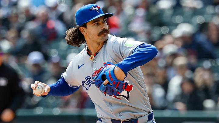 Toronto Blue Jays starting pitcher Dylan Cease (84) delivers a pitch against the Chicago White Sox.  Credit: Kamil Krzaczynski-Imagn Images