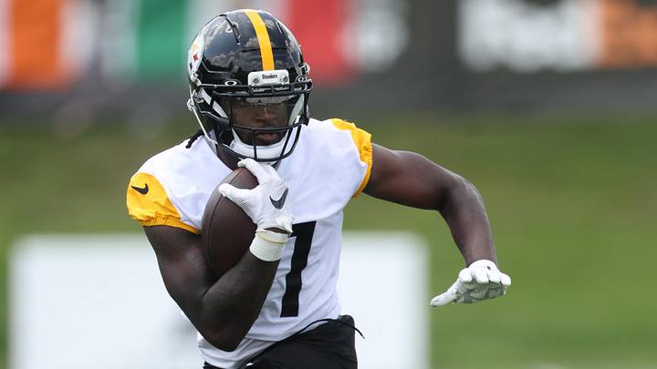 Jul 24, 2025; Latrobe, PA, USA; Pittsburgh Steelers wide receiver Brandon Johnson (11) participates in drills during training camp at Saint Vincent College. Mandatory Credit: Charles LeClaire-Imagn Images Jul 24, 2025; Latrobe, PA, USA; Pittsburgh Steelers wide receiver Brandon Johnson (11) participates in drills during training camp at Saint Vincent College. Mandatory Credit: Charles LeClaire-Imagn Images