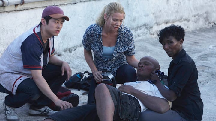 Jeryl Prescott, Laurie Holden, Steven Yeun, and Iron E. Singleton in The Walking Dead season 1