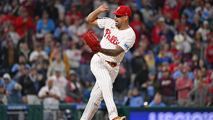Sep 22, 2026; Philadelphia, Pennsylvania, USA; Philadelphia Phillies pitcher Jhoan Duran (59) follows through on a pitch during the ninth inning against the Milwaukee Brewers at Citizens Bank Park. Mandatory Credit: Eric Hartline-Imagn Images Sep 22, 2026; Philadelphia, Pennsylvania, USA; Philadelphia Phillies pitcher Jhoan Duran (59) follows through on a pitch during the ninth inning against the Milwaukee Brewers at Citizens Bank Park. Mandatory Credit: Eric Hartline-Imagn Images