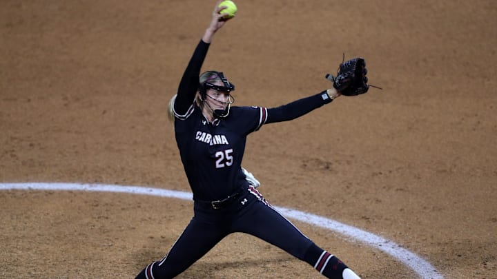 May 8, 2025; Athens, GA, USA; South Carolina starting pitcher/relief pitcher Jori Heard (25) pitches during a game against Texas A&M at Jack Turner Stadium. Mandatory Credit: Mady Mertens-Imagn Images