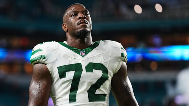 NY Jets defensive end Micheal Clemons