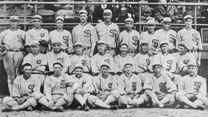 The 1919 White Sox pose for a team photo.