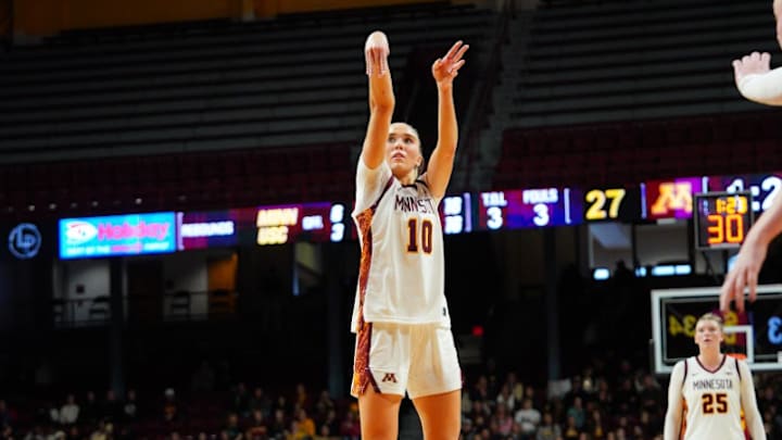 Mara Braun shooting a free throw against USC.