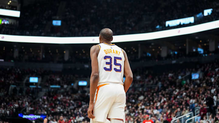 Phoenix Suns v Toronto Raptors